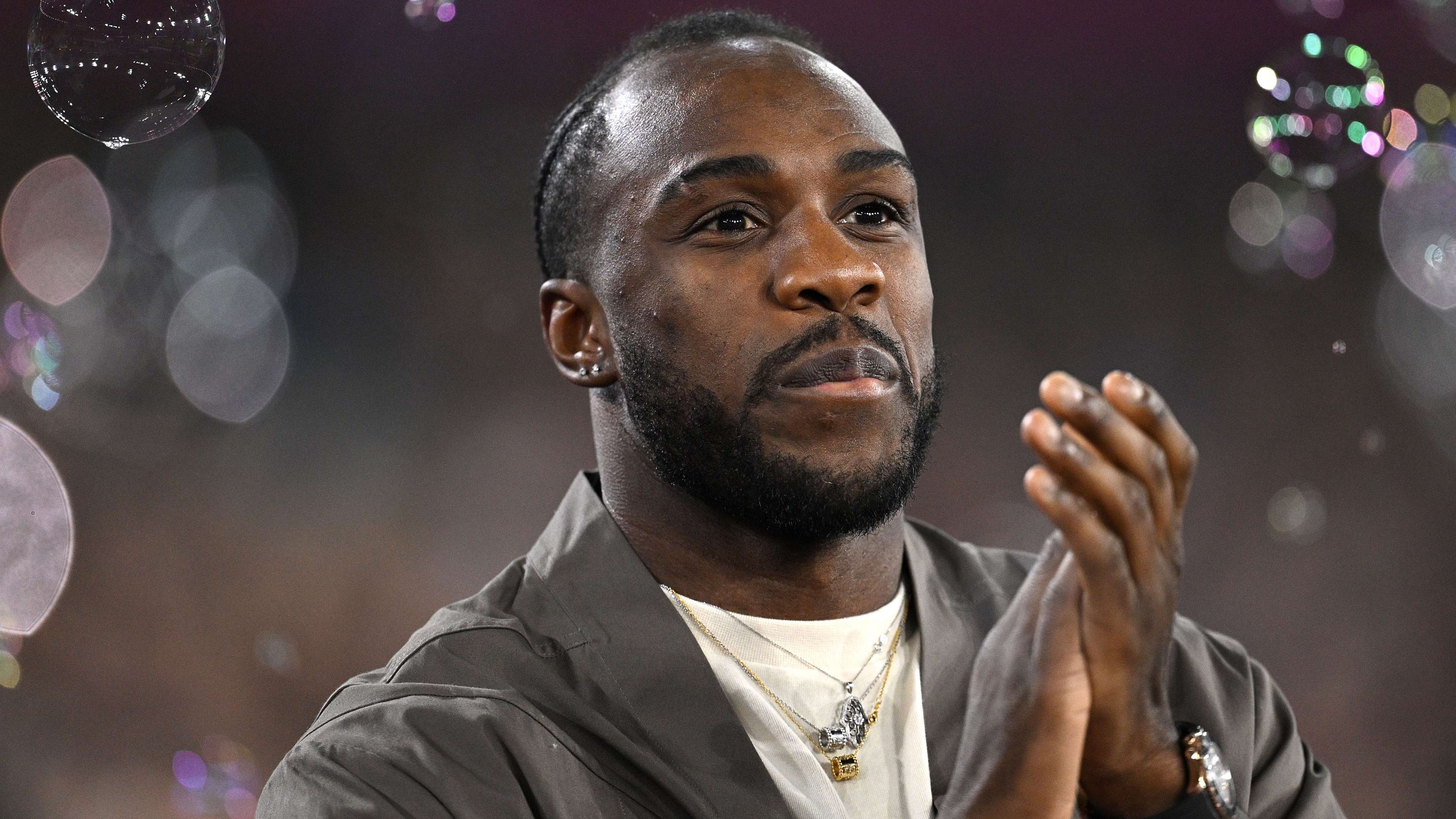 为球迷们带 为球迷们带